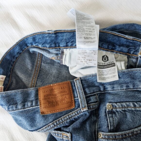 Levi's High and Loose Jeans - Picture 3 of 5